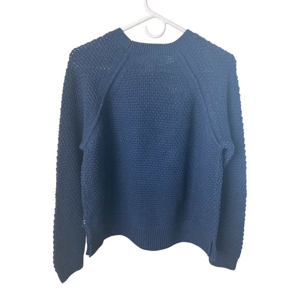 GAP Women's Blue‎ Crew Neck Long Sleeve Knit Sweater Casual Comfy